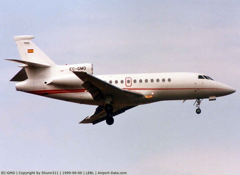 EC-GMO, 1996 Dassault Falcon 900EX C/N 006, Landing rwy 07