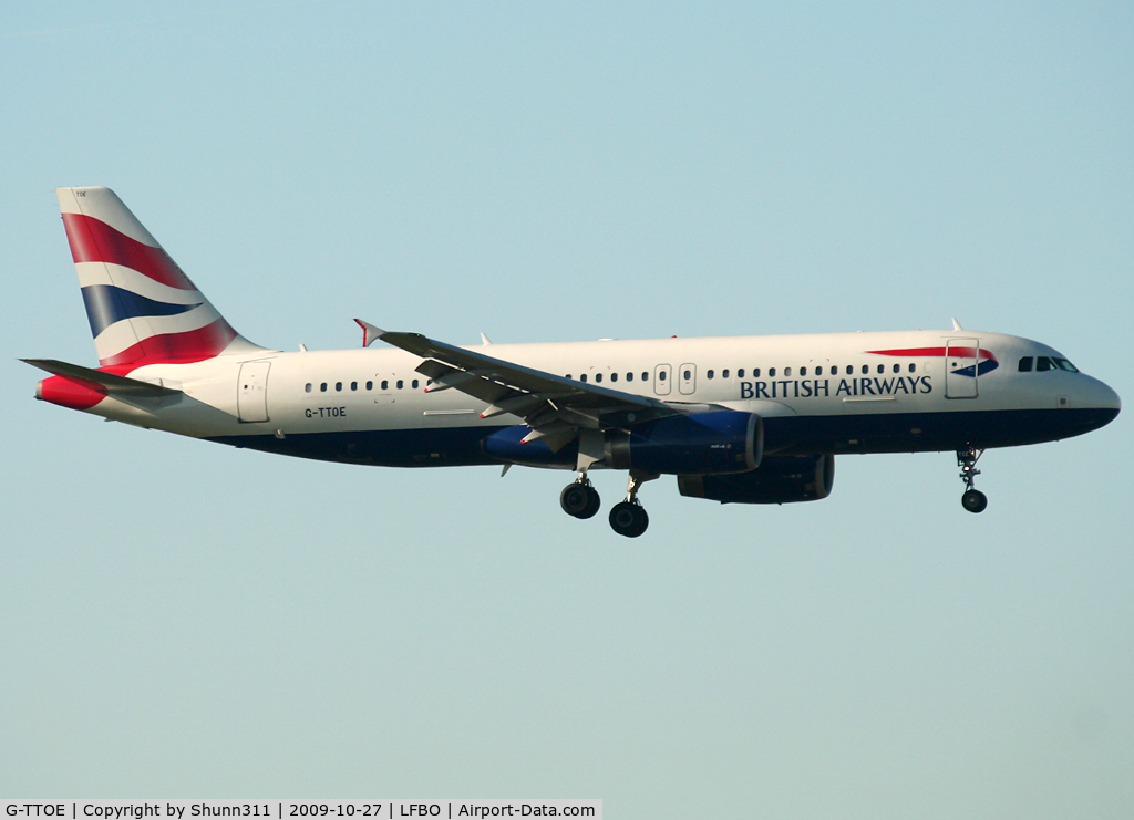 G-TTOE, 2002 Airbus A320-232 C/N 1754, Landing rwy 32L... Was with EasyJet...