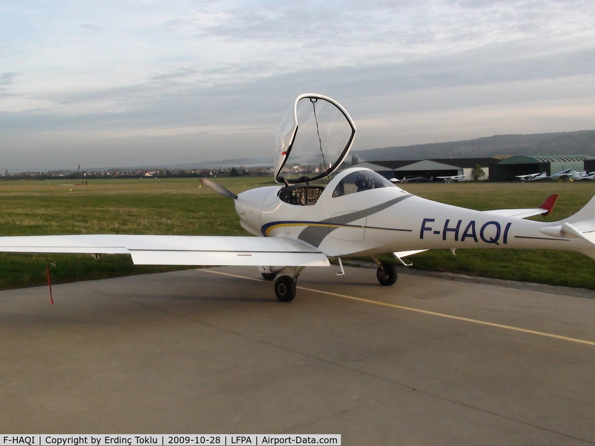 F-HAQI, Aquila A210 (AT01) C/N AT01-135, Late afternoon in front of ACPN