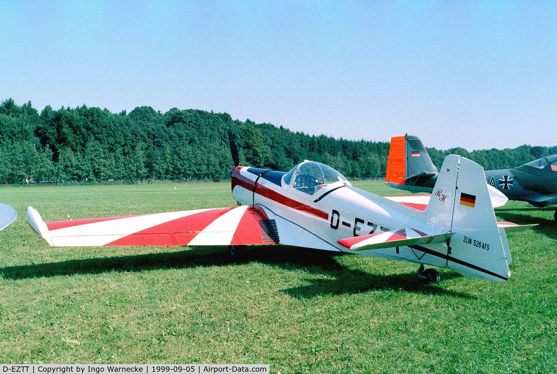 D-EZTT, Zlin Z-526AFS Acrobat C/N 1211, Zlin Z-526AFS at the Langenfeld airshow