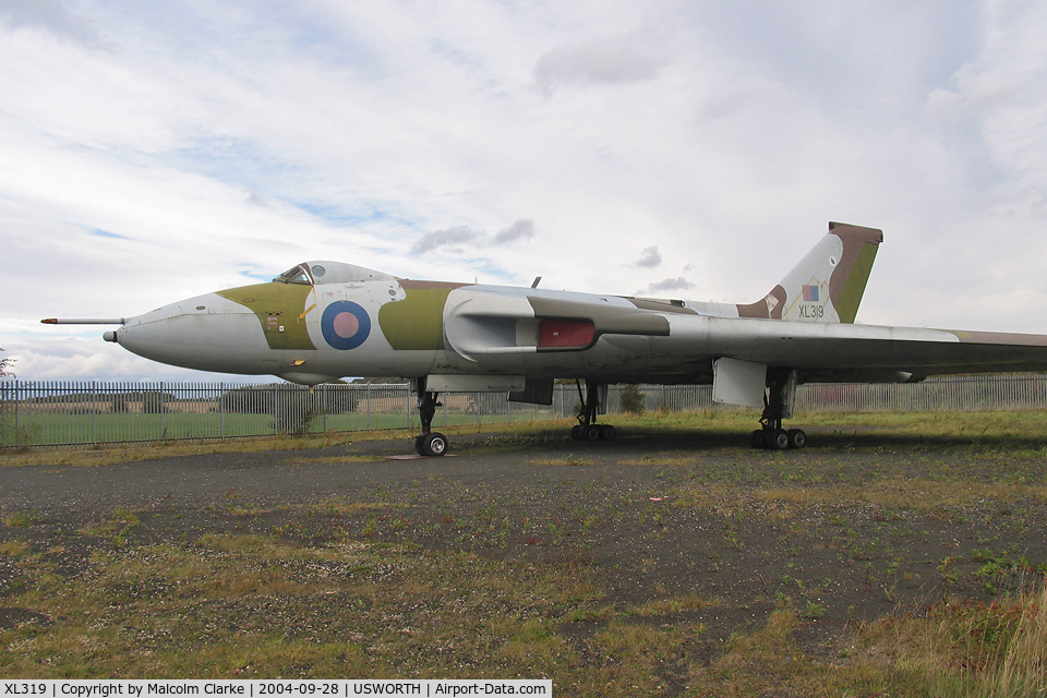 XL319, 1961 Avro Vulcan B.2 C/N Set 28, Avro 698 Vulcan B2 The first ex RAF Vulcan to pass into civilian ownership, 319 was flown into Sunderland Airport in February 1982. At the Noth East Aircraft Museum.