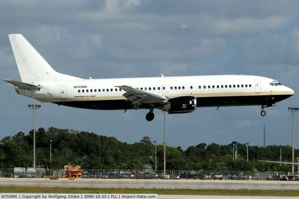 N753MA, 1997 Boeing 737-48E C/N 28053, visitor
