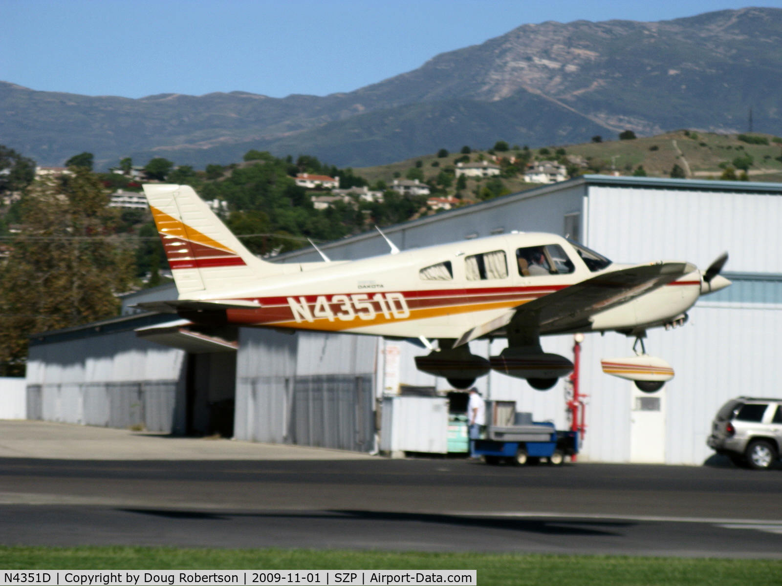 N4351D, 1984 Piper PA-28-236 Dakota C/N 28-8411016, 1984 Piper PA-28-236 DAKOTA, Lycoming O-540-J3A5D 235 hp, flaps landing Rwy 04