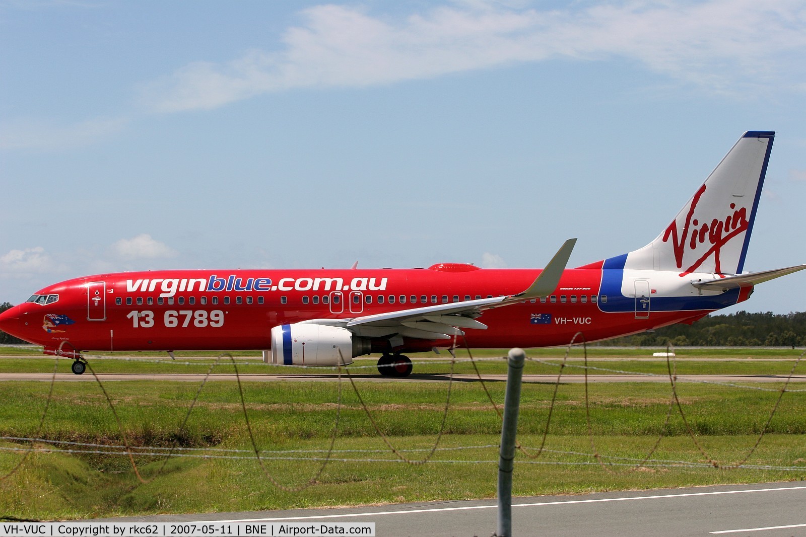 VH-VUC, 2004 Boeing 737-8FE C/N 34014, Foxy Rock'sy (Rockhampton) at Brisbane