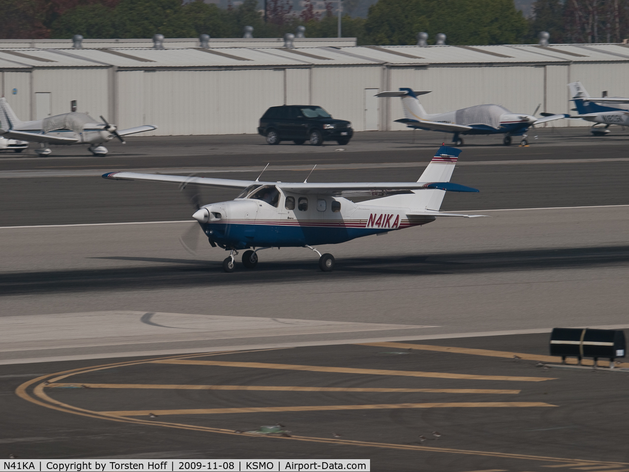 N41KA, 1978 Cessna P210N Pressurised Centurion C/N P21000045, N41KA departing from RWY 21