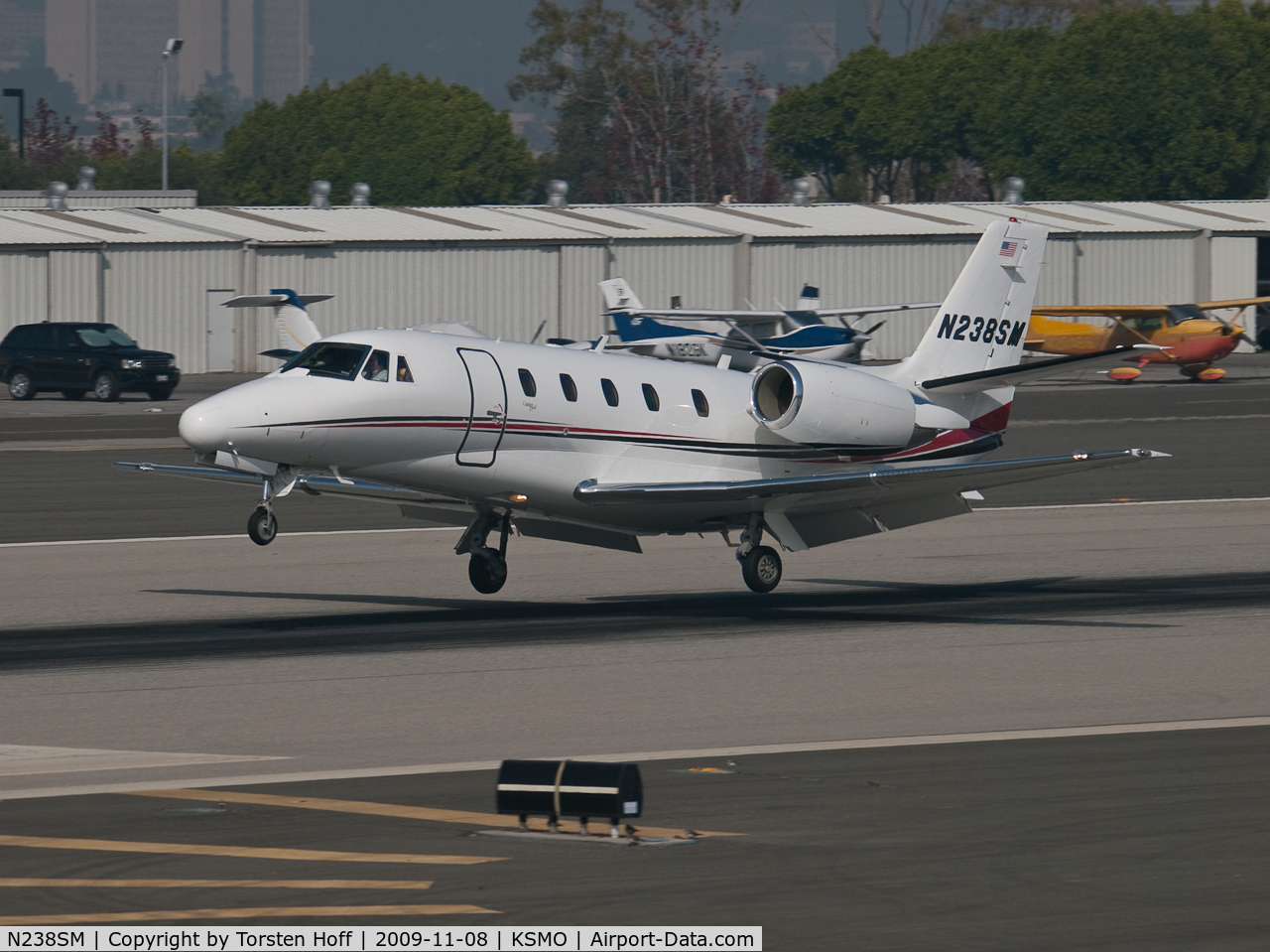 N238SM, 2002 Cessna 560XL C/N 560-5238, N238SM arriving on RWY 21