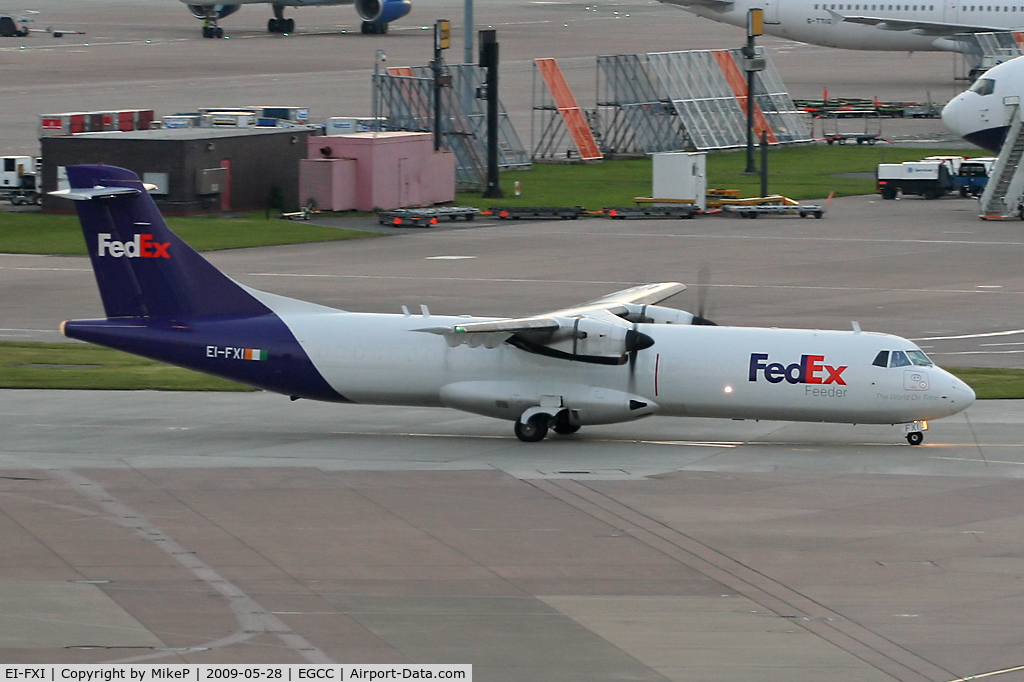 EI-FXI, 1992 ATR 72-202F C/N 294, Evening shot of the based Fedex feeder.