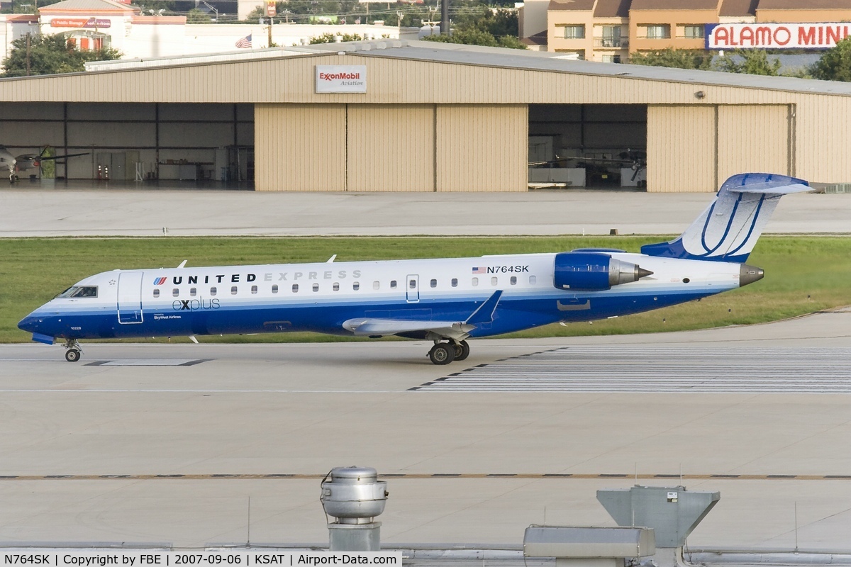 N764SK, 2005 Canadair CRJ-700 (CL-600-2C10) Regional Jet C/N 10229, ready for departure
