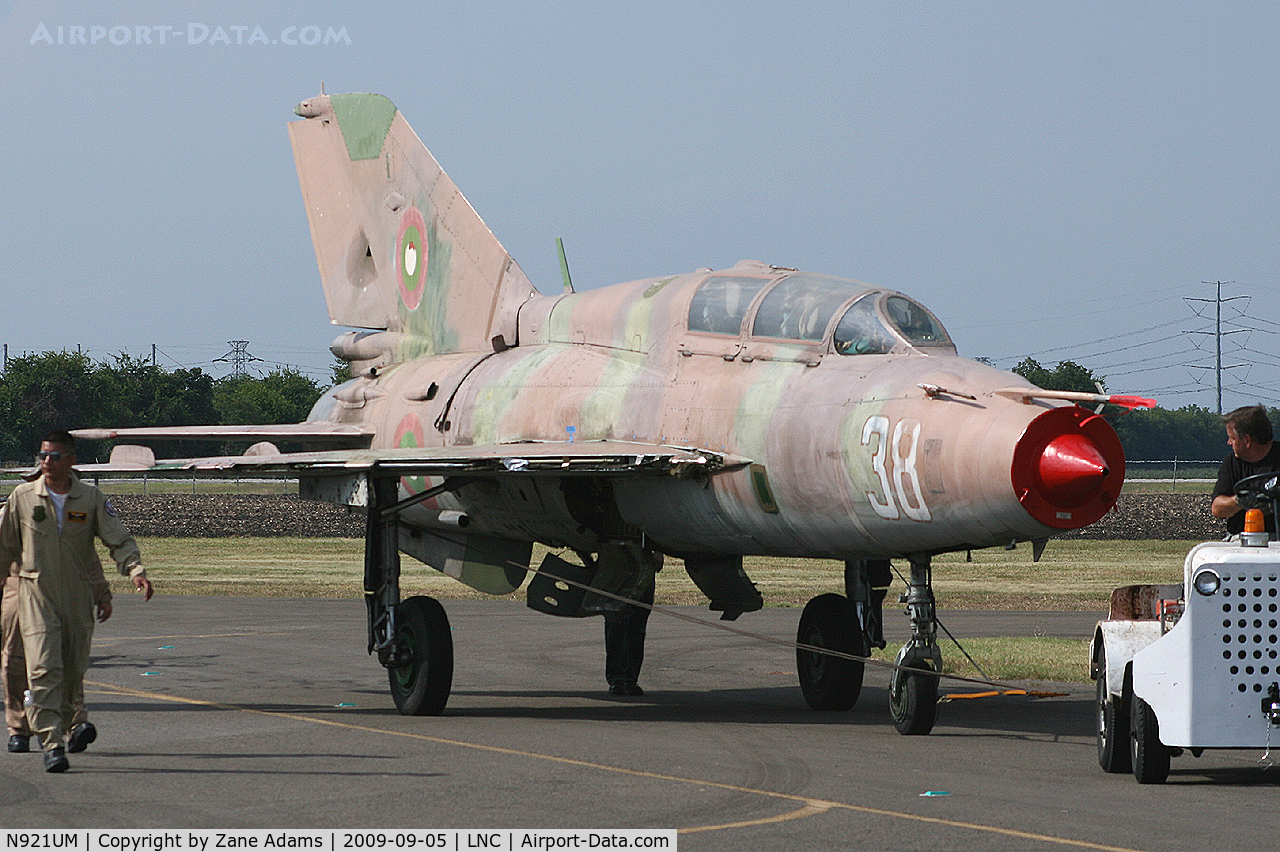 N921UM, Mikoyan-Gurevich MiG-21UM C/N 516979001, Warbirds on Parade 2009 - at Lancaster Airport, Texas- Mig-21 of the Cold War Air Museum