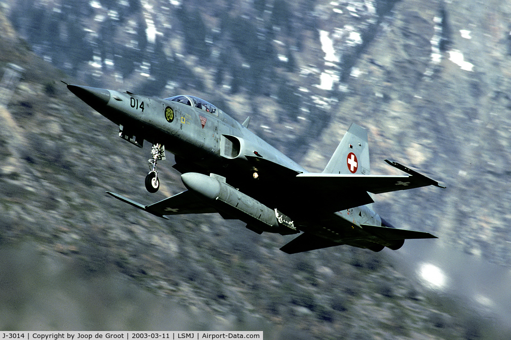 J-3014, 1979 Northrop F-5E Tiger II C/N L.1014, Take off during the last WK at Turtmann.