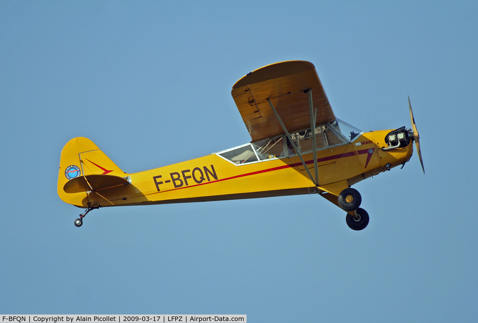 F-BFQN, Piper J3C-65 Cub Cub C/N 11725, take off