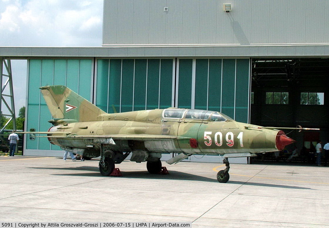 5091, 1973 Mikoyan-Gurevich MiG-21UM C/N 516915091, Pápa HUNAF Base Airport