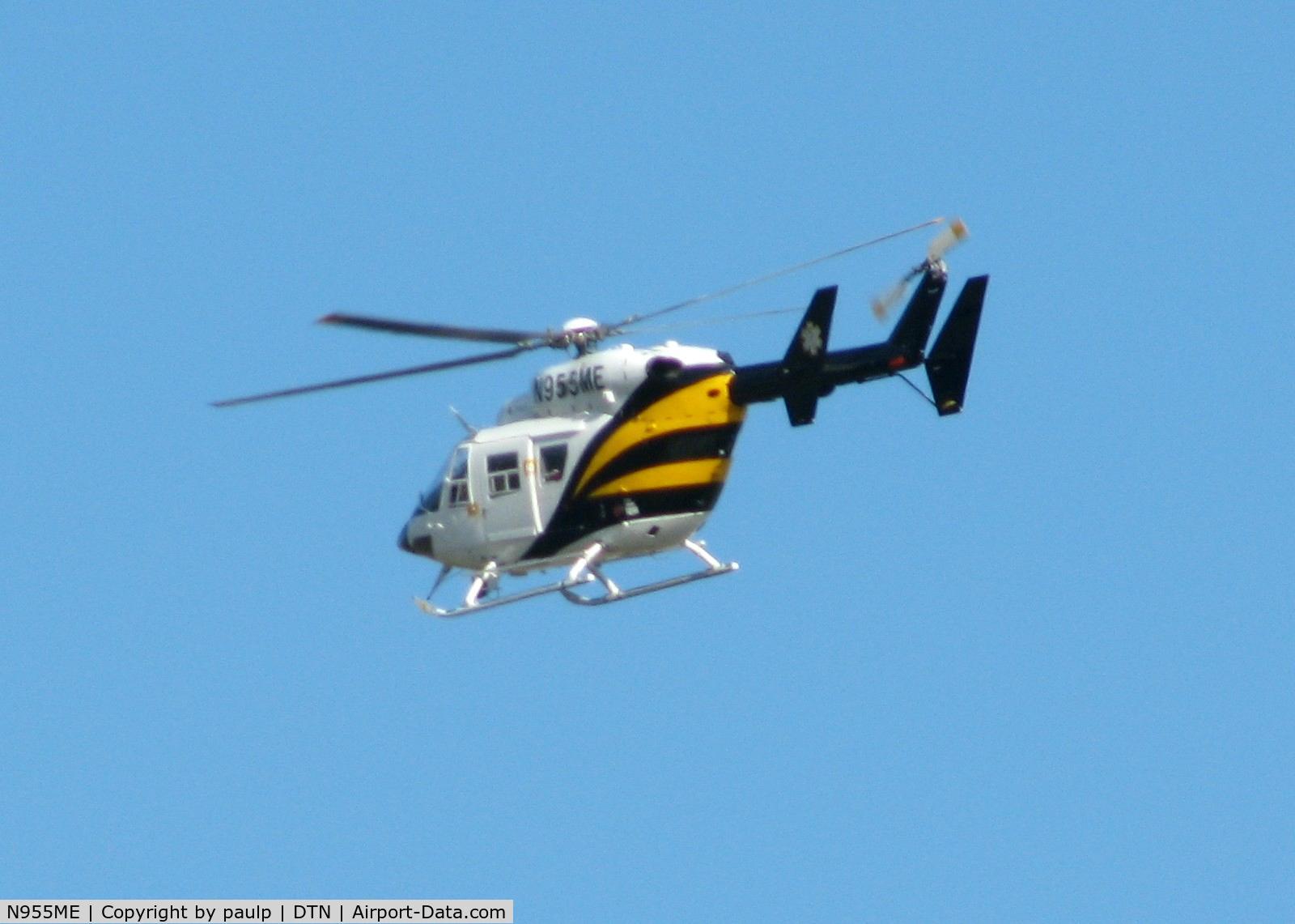 N955ME, 1991 Eurocopter-Kawasaki BK-117B-2 C/N 7243, Departing Downtown Shreveport.