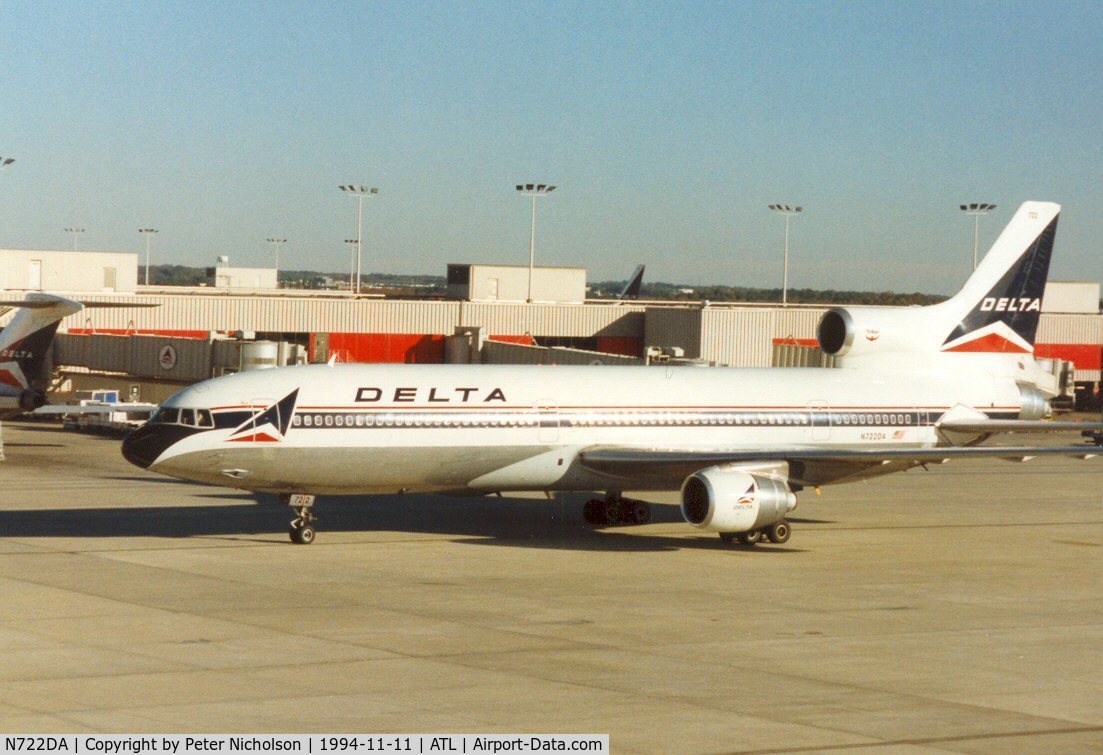 N722DA, 1977 Lockheed L-1011-385-1 TriStar 1 C/N 193C-1147, TriStar 193C of Delta Airlines seen at Atlanta in November 1994.