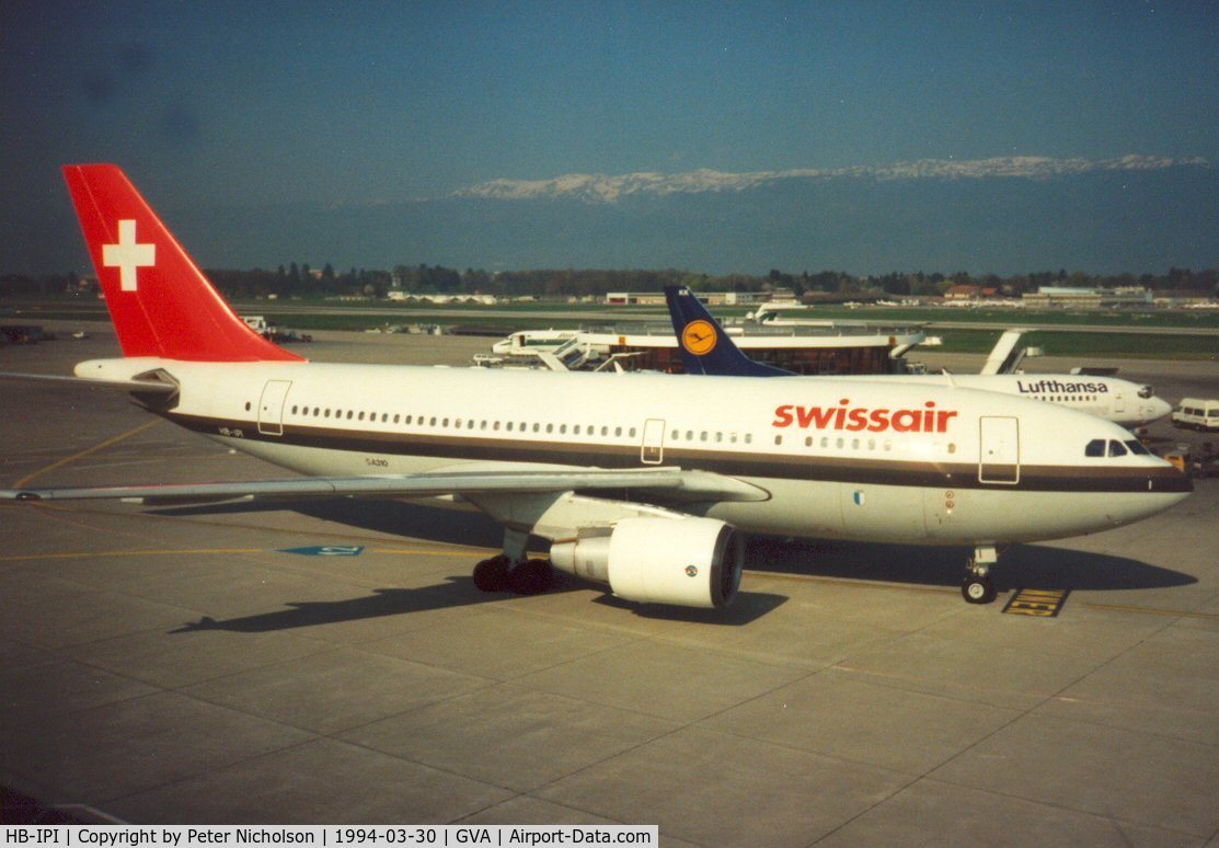 HB-IPI, 1985 Airbus A310-322 C/N 410, Airbus A310 of Swissair at Geneva in March 1994.