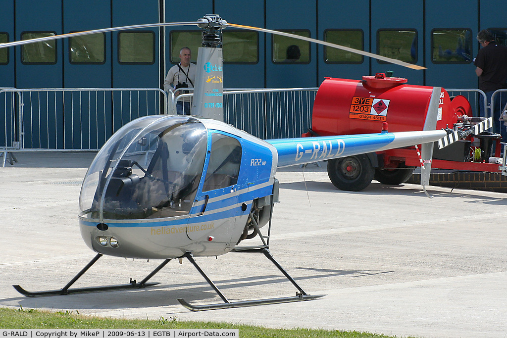 G-RALD, 1981 Robinson R22 C/N 0218, Pictured during Aero Expo 2009.