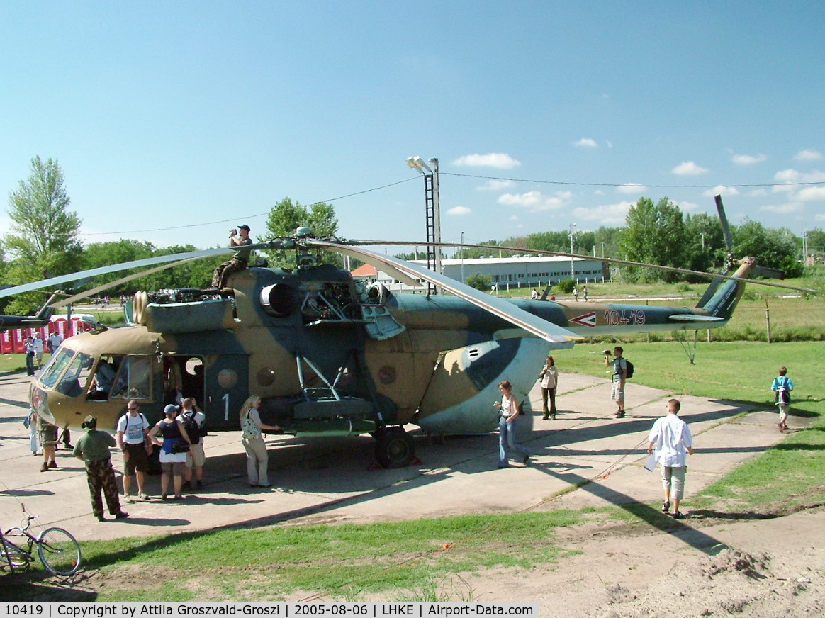 10419, 1972 Mil Mi-8T Hip C/N 10419, Kecskemét, Hungarian Air-Forces Base - Airshow '2005
