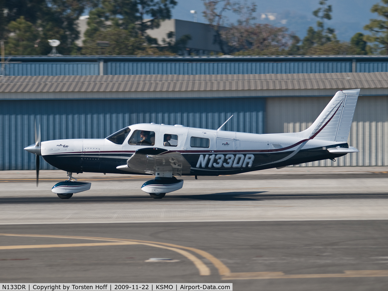N133DR, 2005 Piper PA-32-301XTC Saratoga C/N 3255027, N133DR departing from RWY 21