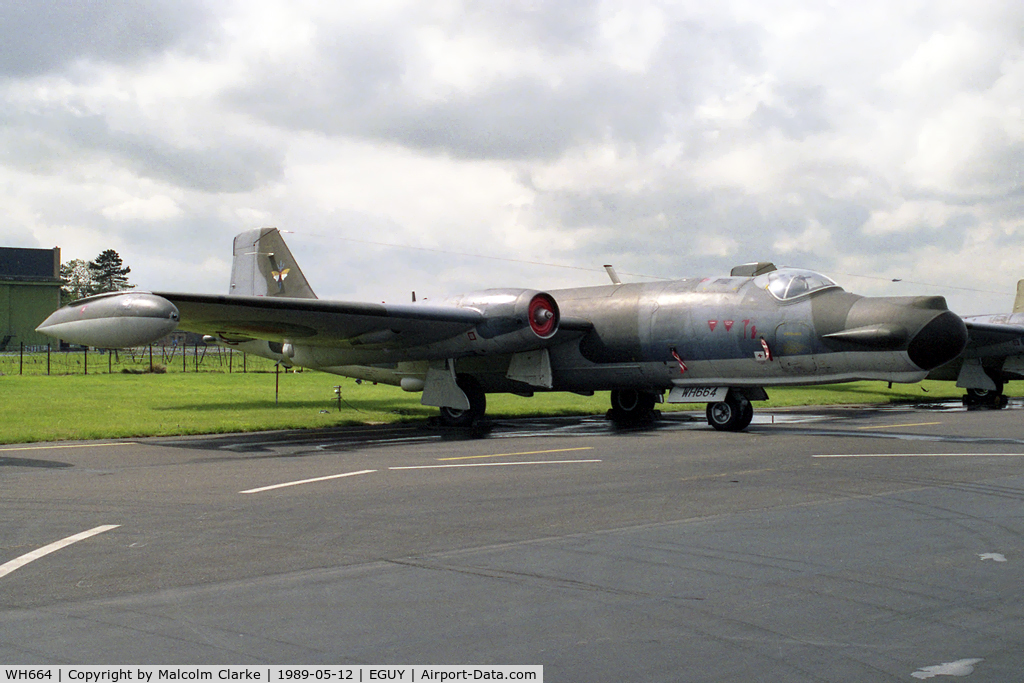 WH664, 1952 English Electric Canberra T.17 C/N EEP71136, English Electric Canberra T17 at the Canberra 40th Anniversary Celebration Photocall at RAF Wyton in 1989.