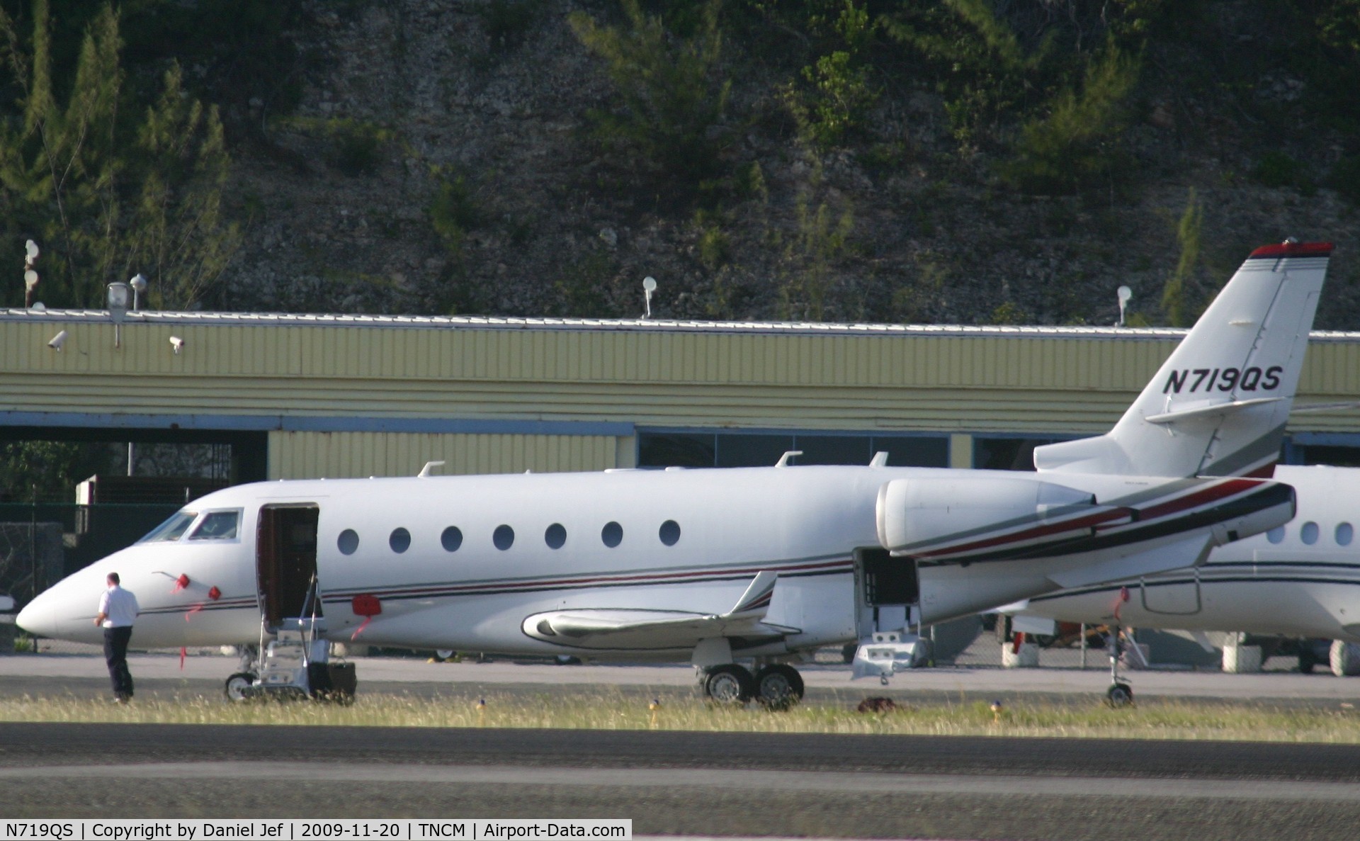 N719QS, 2007 Israel Aircraft Industries Gulfstream 200 C/N 162, n719qs just arived and park at the cargo ramp