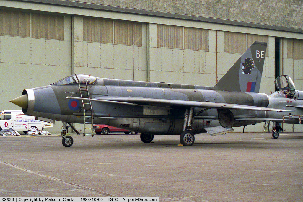 XS923, English Electric Lightning F.6 C/N 95256, English Electric Lightning F6 at Cranfield Airport in 1988.
