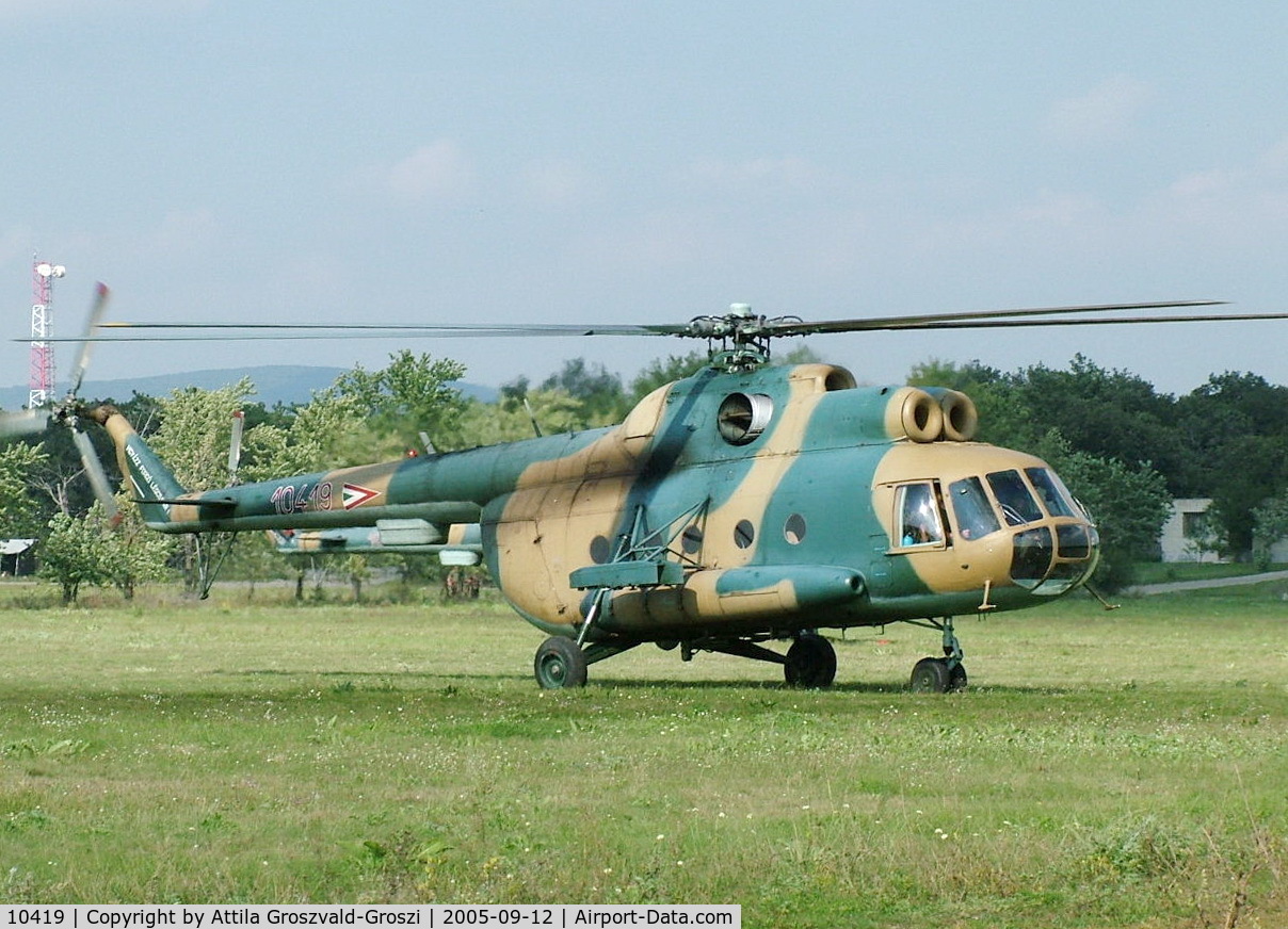 10419, 1972 Mil Mi-8T Hip C/N 10419, Veszprém-Ujmajor temporary army helicopter base.