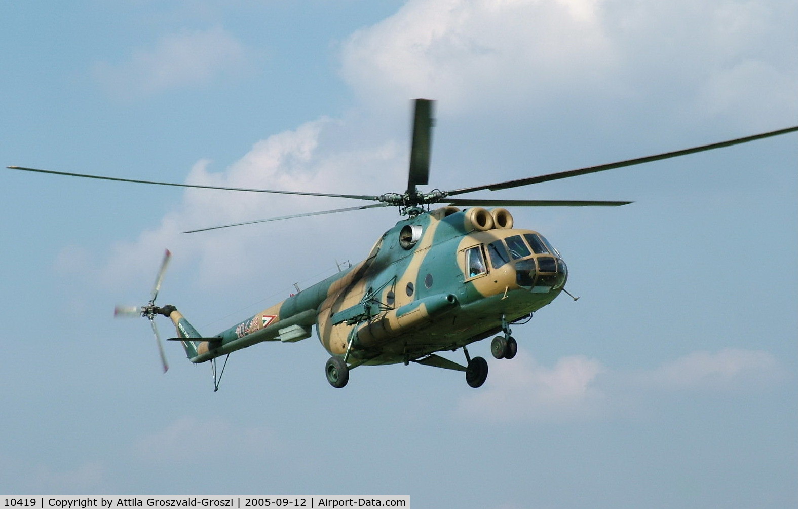 10419, 1972 Mil Mi-8T Hip C/N 10419, Veszprém-Ujmajor temporary army helicopter base.