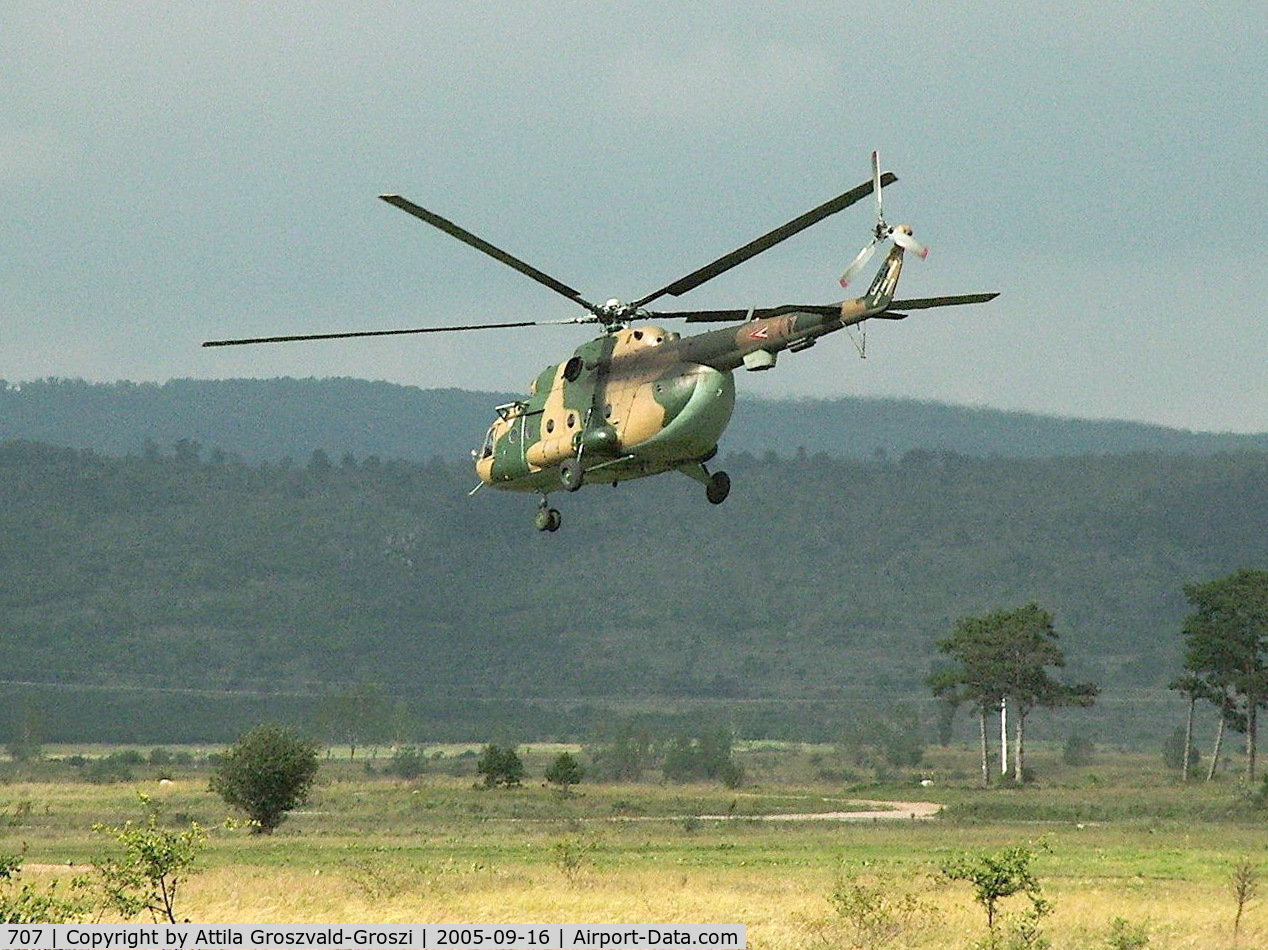 707, 1989 Mil Mi-17TPB C/N 220P02, Veszprém-Jutas-Ujmajor temporary army helicopter base.