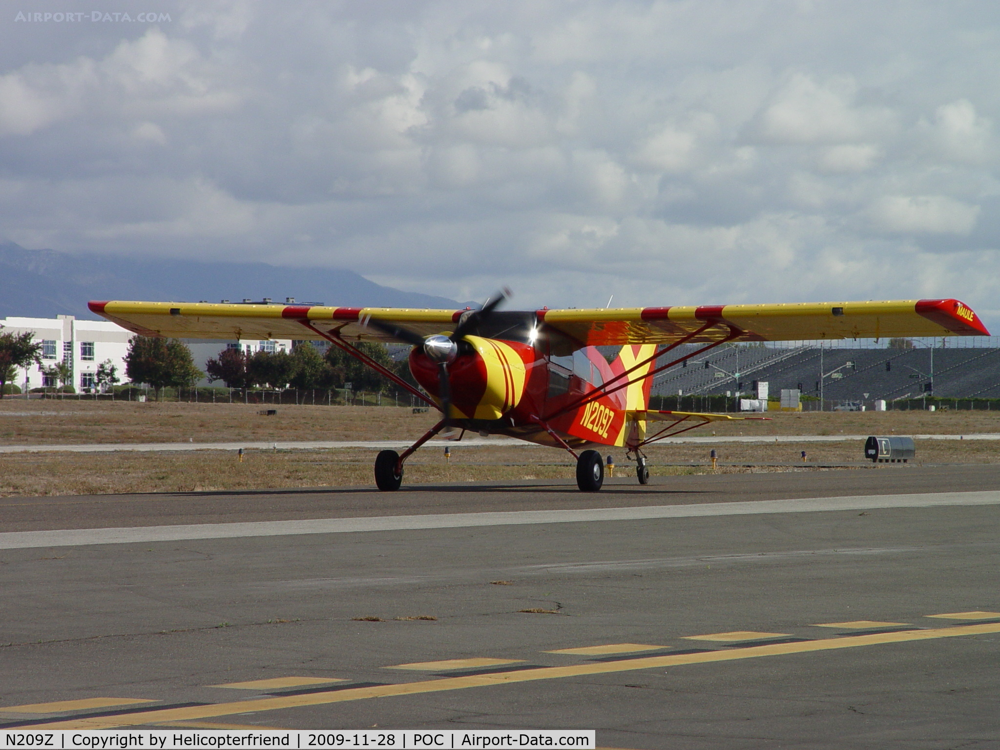N209Z, 1999 Maule M-7-235C Orion C/N 25028C, Taxiing to fuel pumps