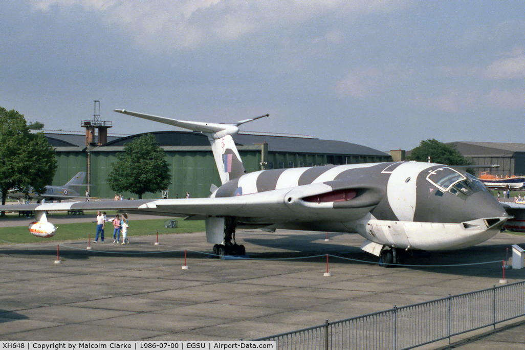 XH648, 1959 Handley Page Victor K.1A C/N HP80/48, Handley Page Victor K1A (HP-80) at The Imperial War Museum, Duxford in 1986.