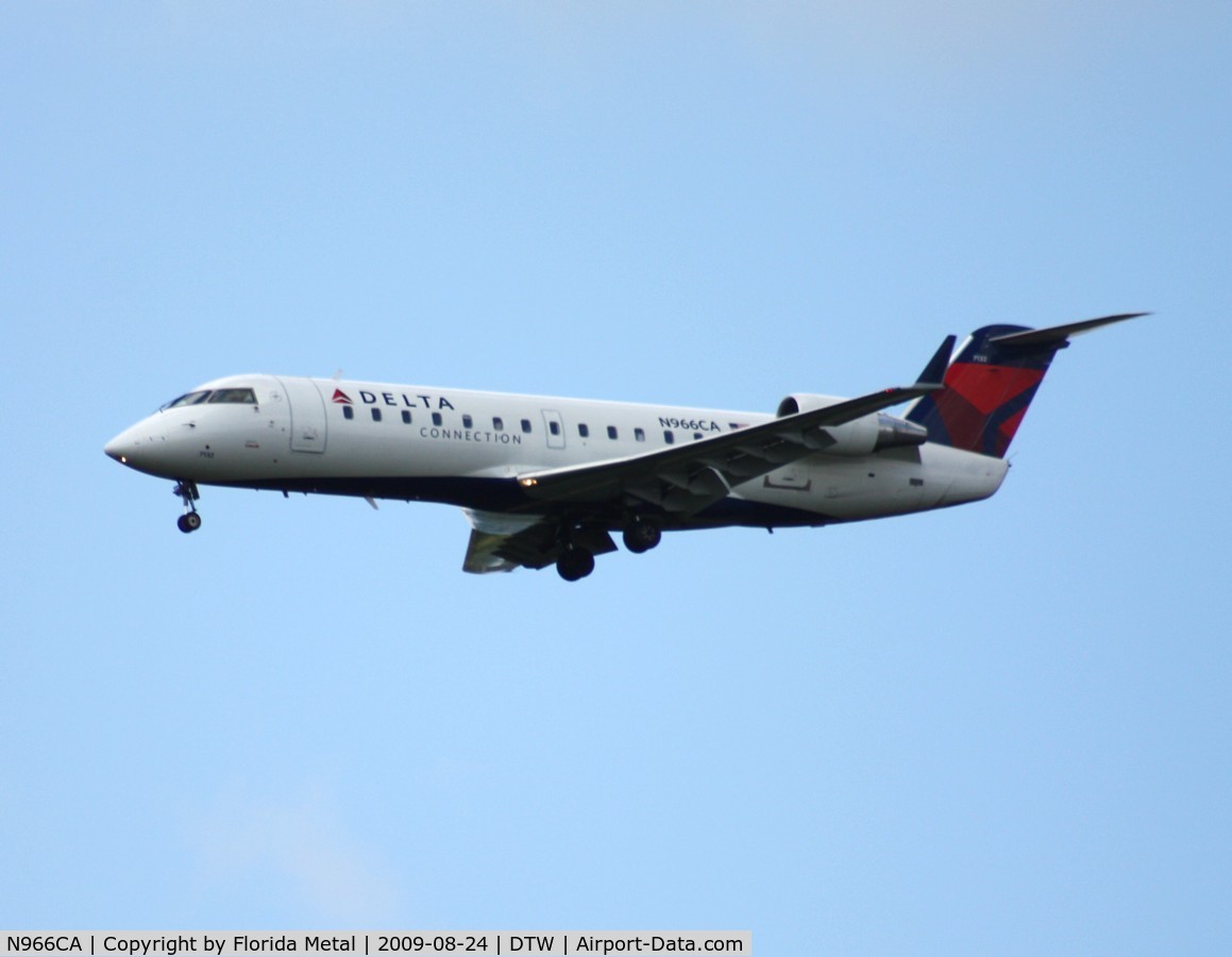 N966CA, 1996 Canadair CRJ-100ER (CL-600-2B19) C/N 7132, Comair CRJ-100