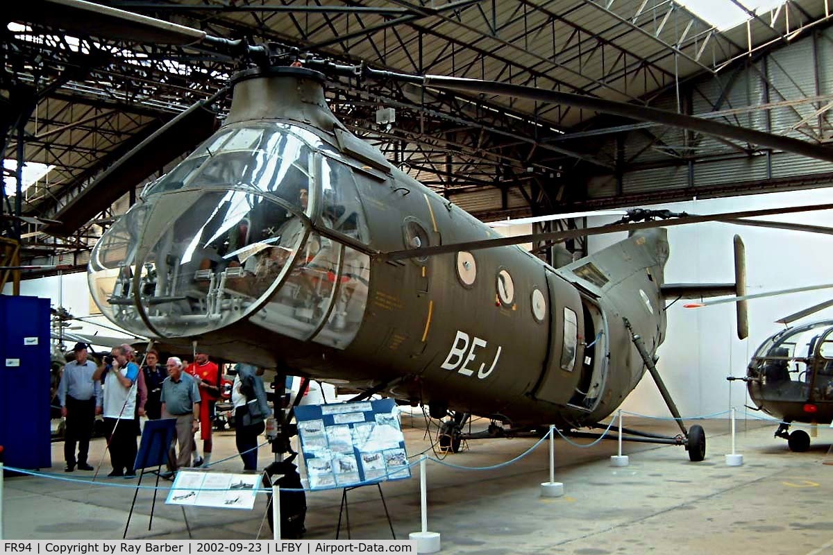 FR94, Piasecki H-21C Workhorse C/N FR94, Piasecki H-21C [FR94] Dax~F 23/09/2002. Seen in the museum coded BEJ.