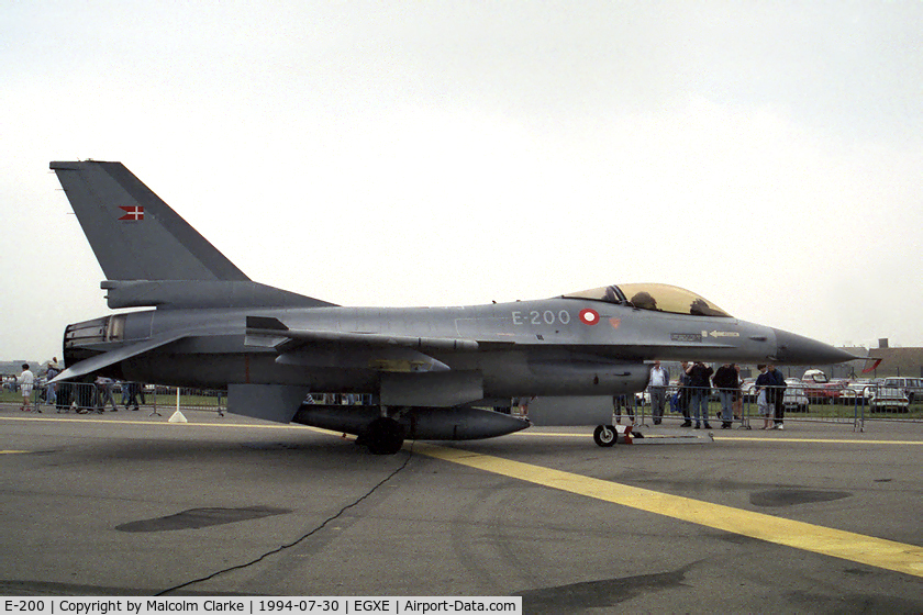 E-200, SABCA F-16AM Fighting Falcon C/N 6F-27, General Dynamics F-16AM Fighting Falcon at RAF Leeming's Air Fair 1994.