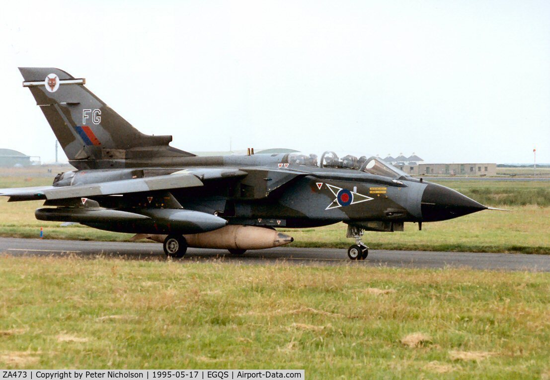 ZA473, 1983 Panavia Tornado GR.1 C/N 298/BS103/3139, Tornado GR.1B, callsign Vandal 2, of 12 Squadron at Lossiemouth in May 1995.