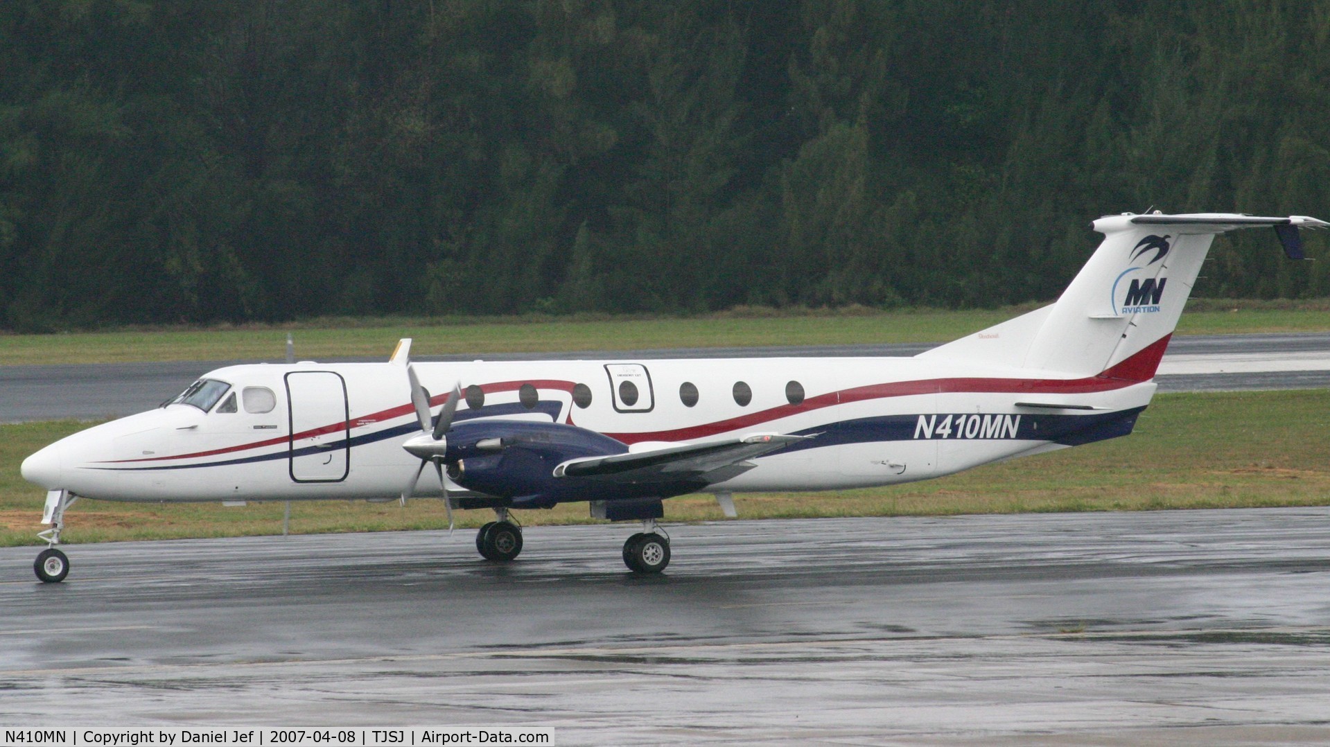 N410MN, 1991 Beech 1900C C/N UC-167, N410mn Taxing to the active runway for take off