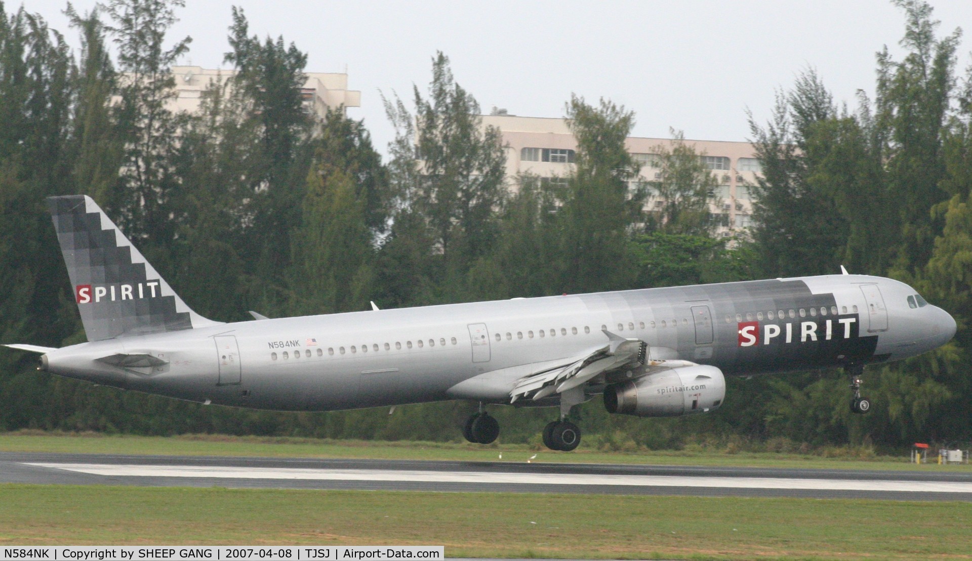 N584NK, 2001 Airbus A321-231 C/N 1408, Spirit wings landing at TJSJ