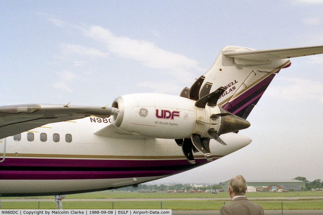 N980DC, McDonnell Douglas MD-81(UHB) C/N 48000, McDonnell Douglas MD-81(UHB). At Farnborough International 1988