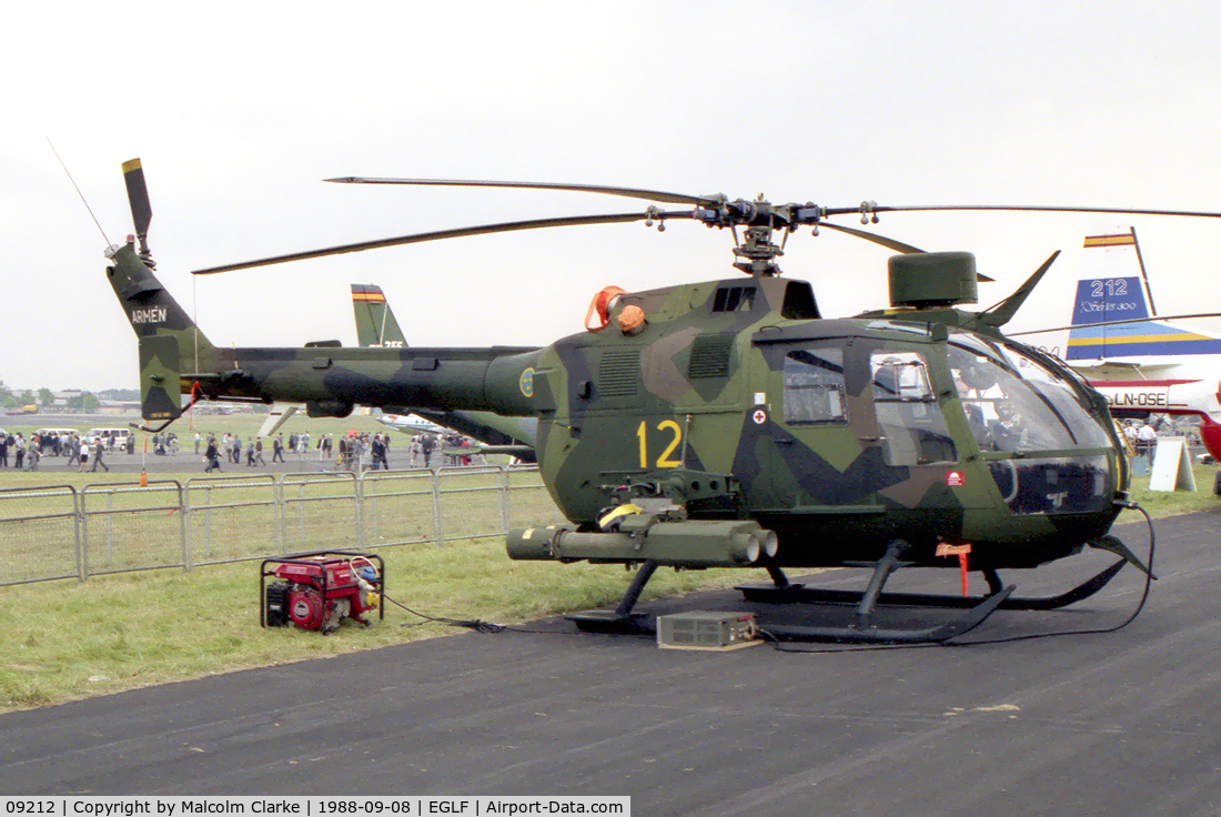 09212, MBB Hkp9A (Bo-105CB-3) C/N S-1762, MBB Hkp9A (BO-105CB-3). At the Farnborough Airshow in 1988.