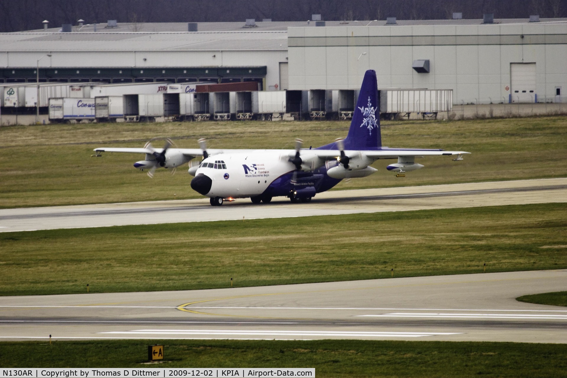 N130AR, 1984 Lockheed EC-130Q Hercules C/N 382-4984, N130AR departure roll from Runway 4 at Peoria Illinois for departure