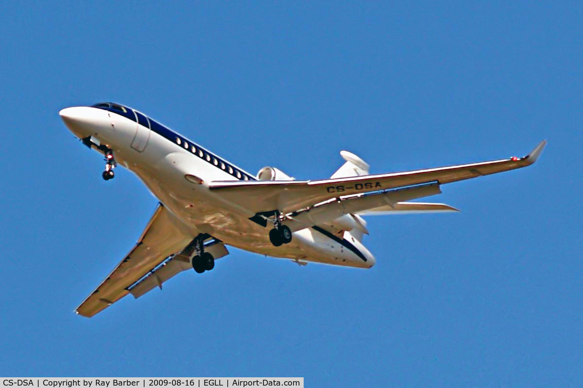 CS-DSA, 2007 Dassault Falcon 7X C/N 030, Dassault Falcon 7X [30] Home~G 16/08/2009. Seen on approach 27R.