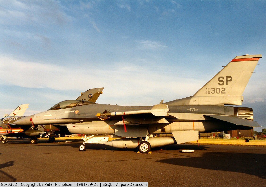 86-0302, 1986 General Dynamics F-16C Fighting Falcon C/N 5C-408, F-16C Falcon of 480th Tactical Fighter Squadron/52nd Tactical Fighter Wing at Spangdahlem on display at the 1991 Leuchars Airshow.