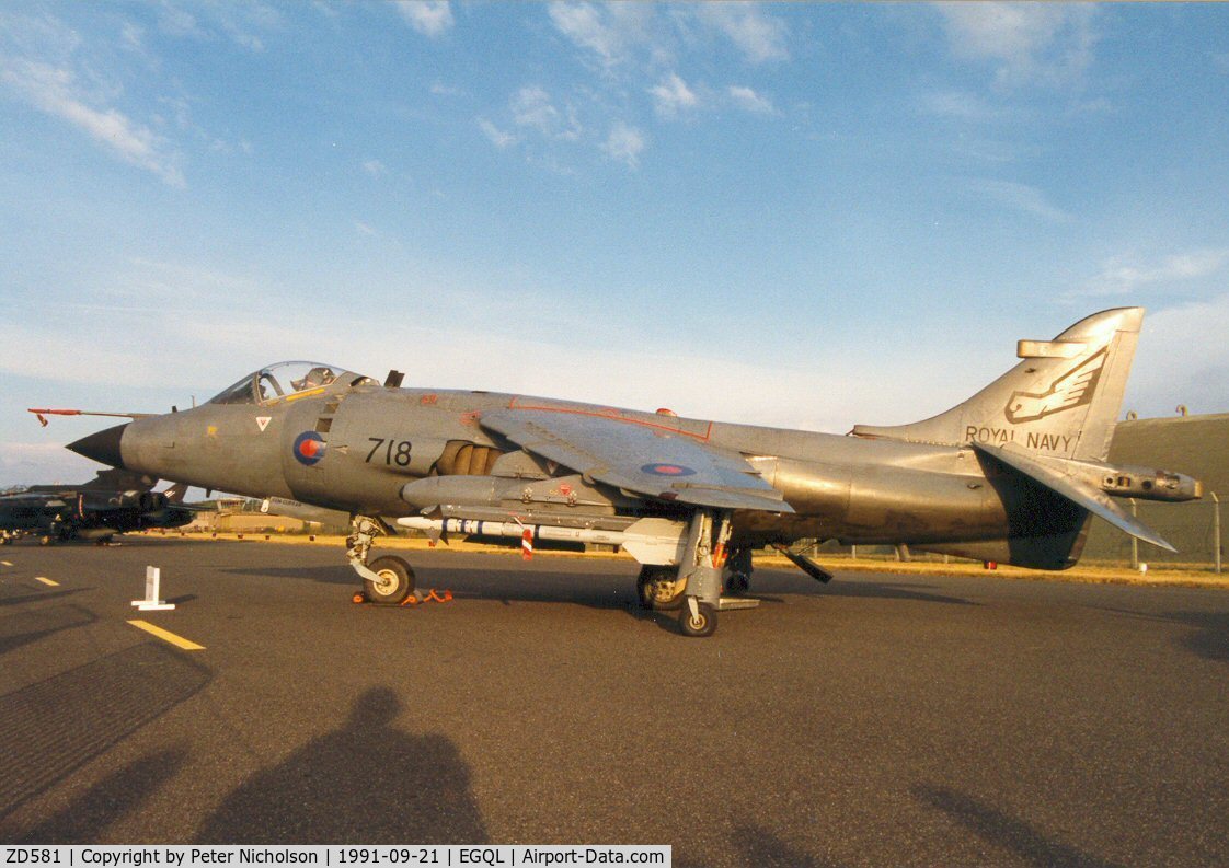 ZD581, 1985 British Aerospace Sea Harrier FRS.1 C/N 912044/B38/P31, Sea Harrier FRS.1 of 899 Squadron in the static park at the 1991 Leuchars Airshow.