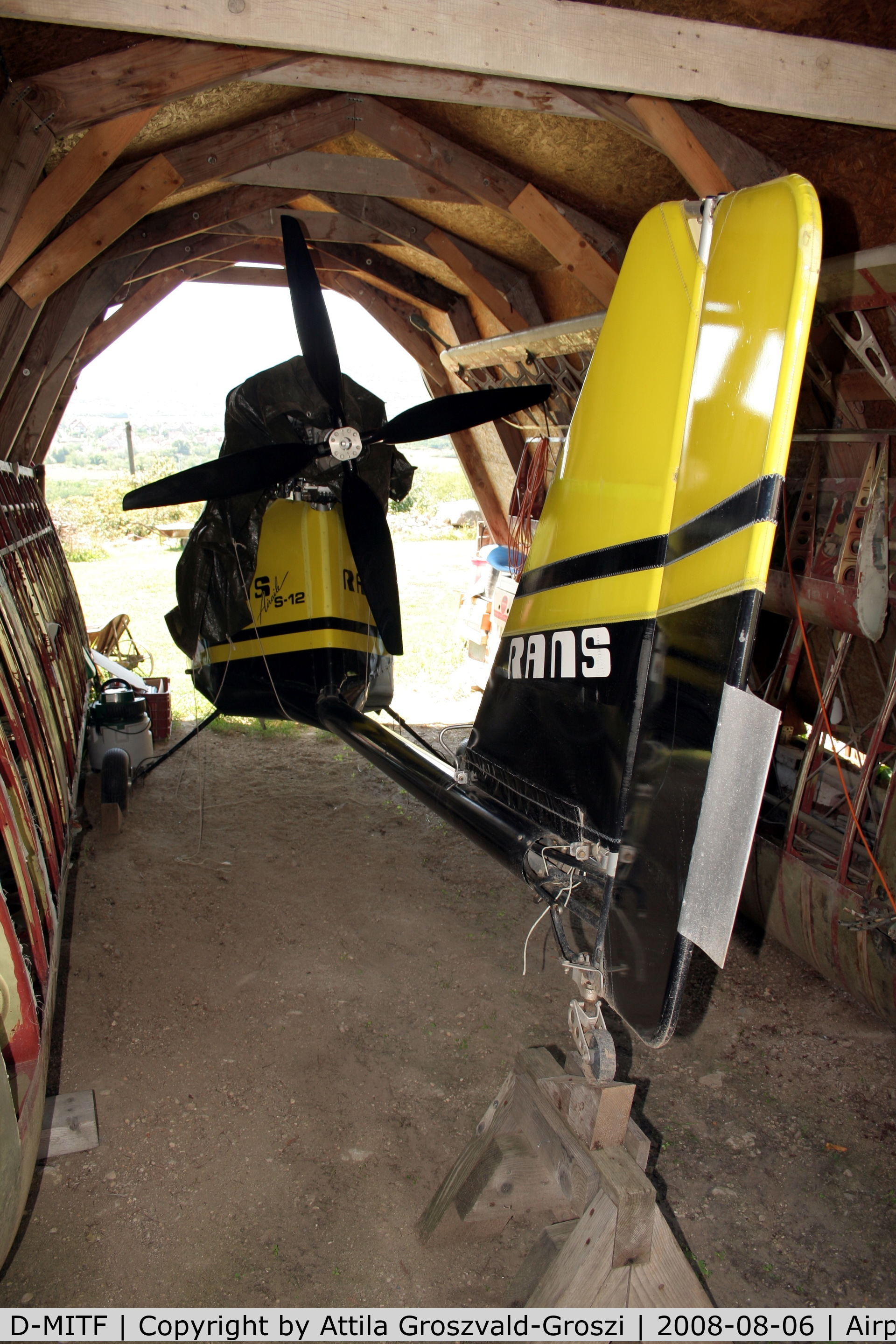 D-MITF, 2001 Rans S-12 Airaile C/N 0192168, Szentendre, on the yard of a private house.