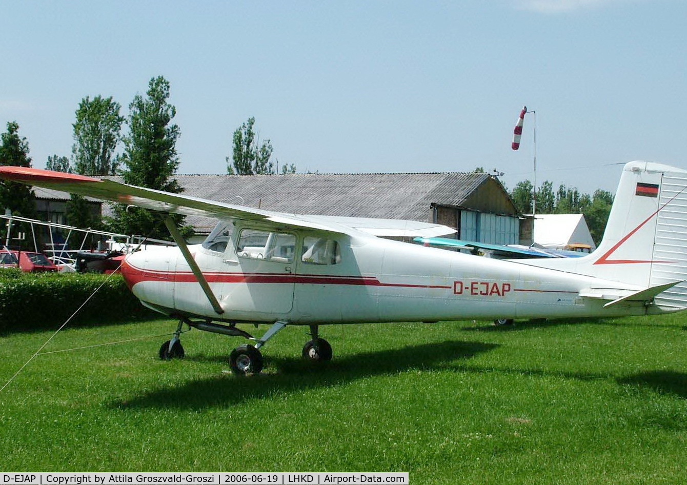 D-EJAP, 1956 Cessna 172 C/N 28916, Kecskéd Airfield