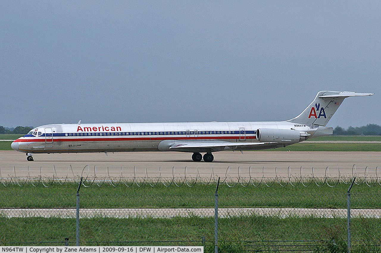 N964TW, 1999 McDonnell Douglas MD-83 (DC-9-83) C/N 53614, American Airlines at DFW