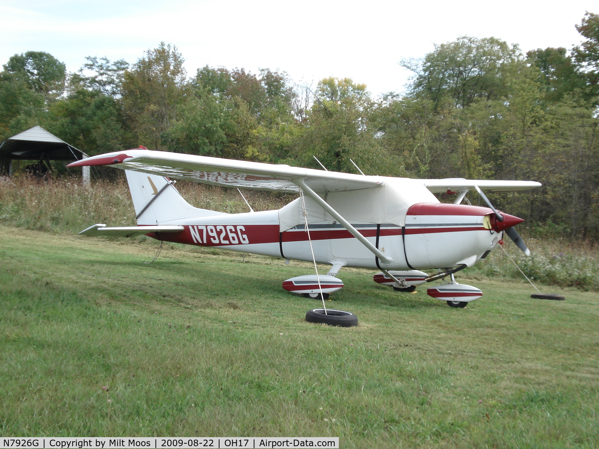 N7926G, 1970 Cessna 172L C/N 17259626, N7926G tied down