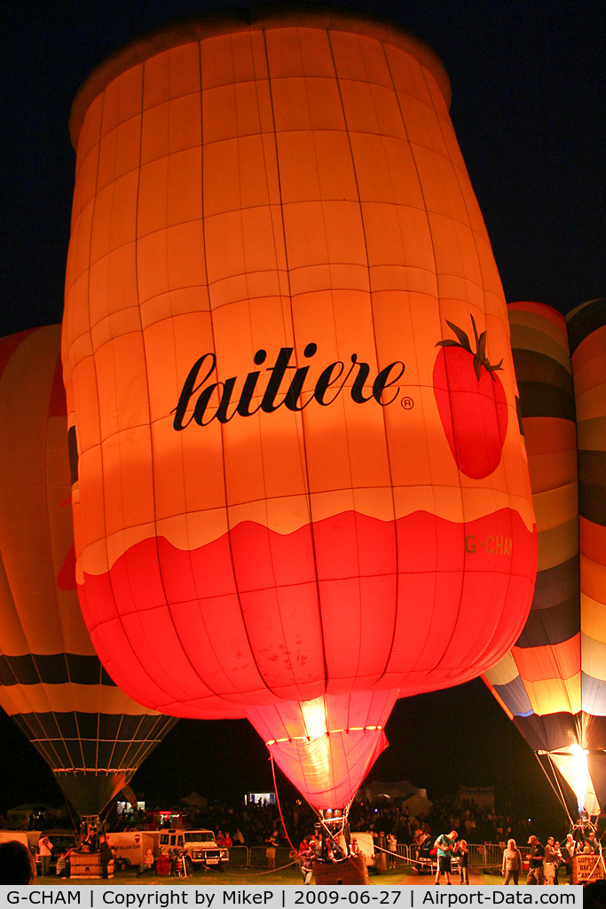 G-CHAM, 1992 Cameron Balloons Pot-90 C/N 2912, 2009 Night Glow at Capesthorne Hall, Cheshire.