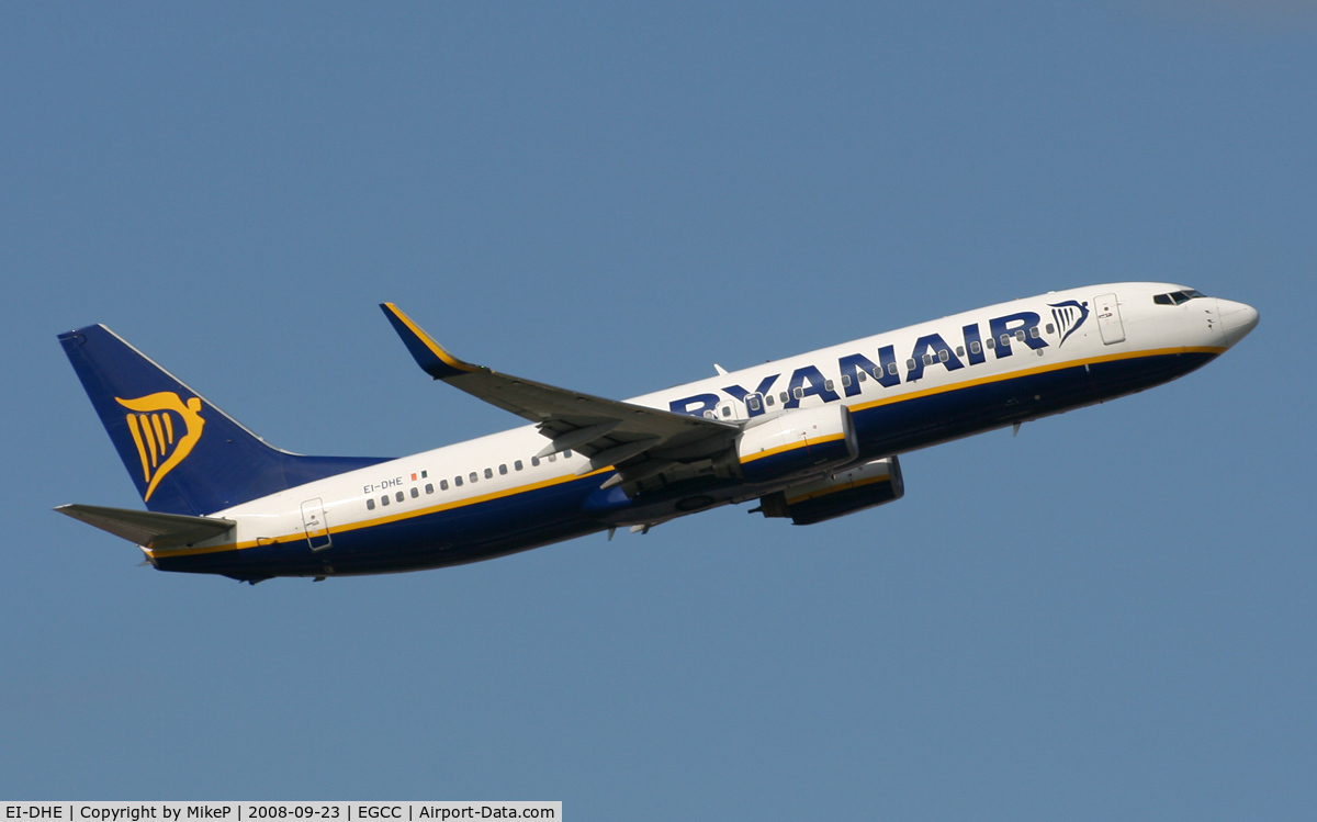 EI-DHE, 2005 Boeing 737-8AS C/N 33574, Climbing away from Runway 05L.