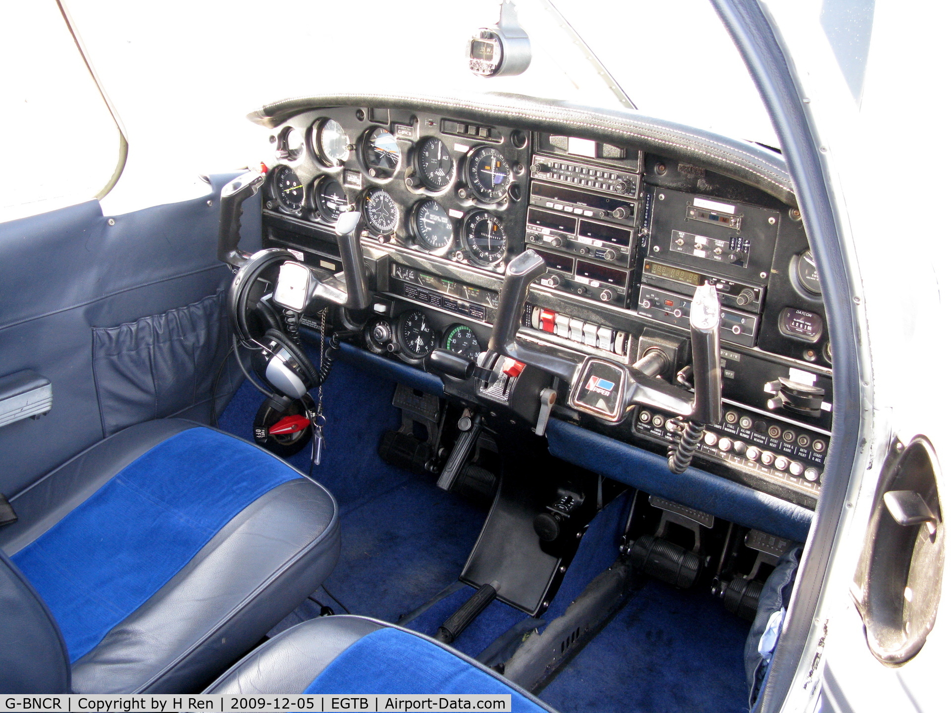 G-BNCR, 1980 Piper PA-28-161 Cherokee Warrior II C/N 28-8016111, Cockpit of G-BNCR