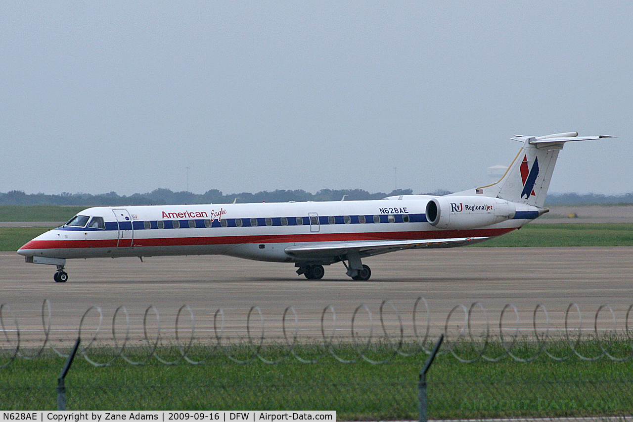 N628AE, 1999 Embraer ERJ-145LR (EMB-145LR) C/N 145124, American Eagle at DFW